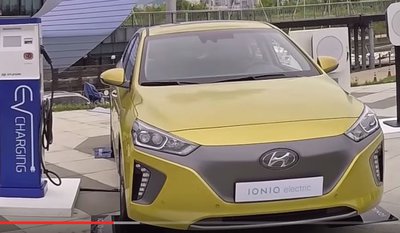Hyundai_Ioniq_blazing_yellow3.JPG