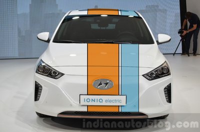 Hyundai-Ioniq-Electric-front-at-Geneva-Motor-Show-2016-gulf2.jpg