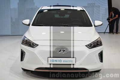 Hyundai-Ioniq-Electric-front-at-Geneva-Motor-Show-2016-rs09.jpg