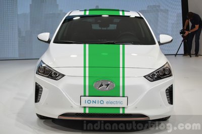 Hyundai-Ioniq-Electric-front-at-Geneva-Motor-Show-2016-rs05.jpg