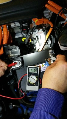 Messung 12V-Batterie - Fahrzeug ausgeschaltet.jpg