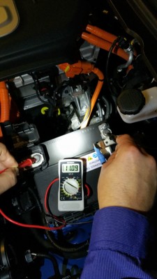 Messung 12V-Batterie - Fahrzeug eingeschaltet.jpg