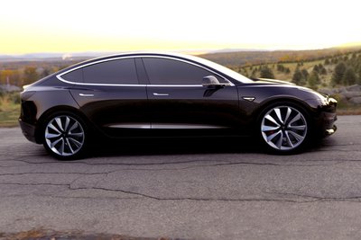 Tesla-Model-3-2017-Vorstellung-1200x800-8c31782451c16d4e.jpg