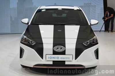Hyundai-Ioniq-Electric-front-at-Geneva-Motor-Show-2016-abt1.jpg